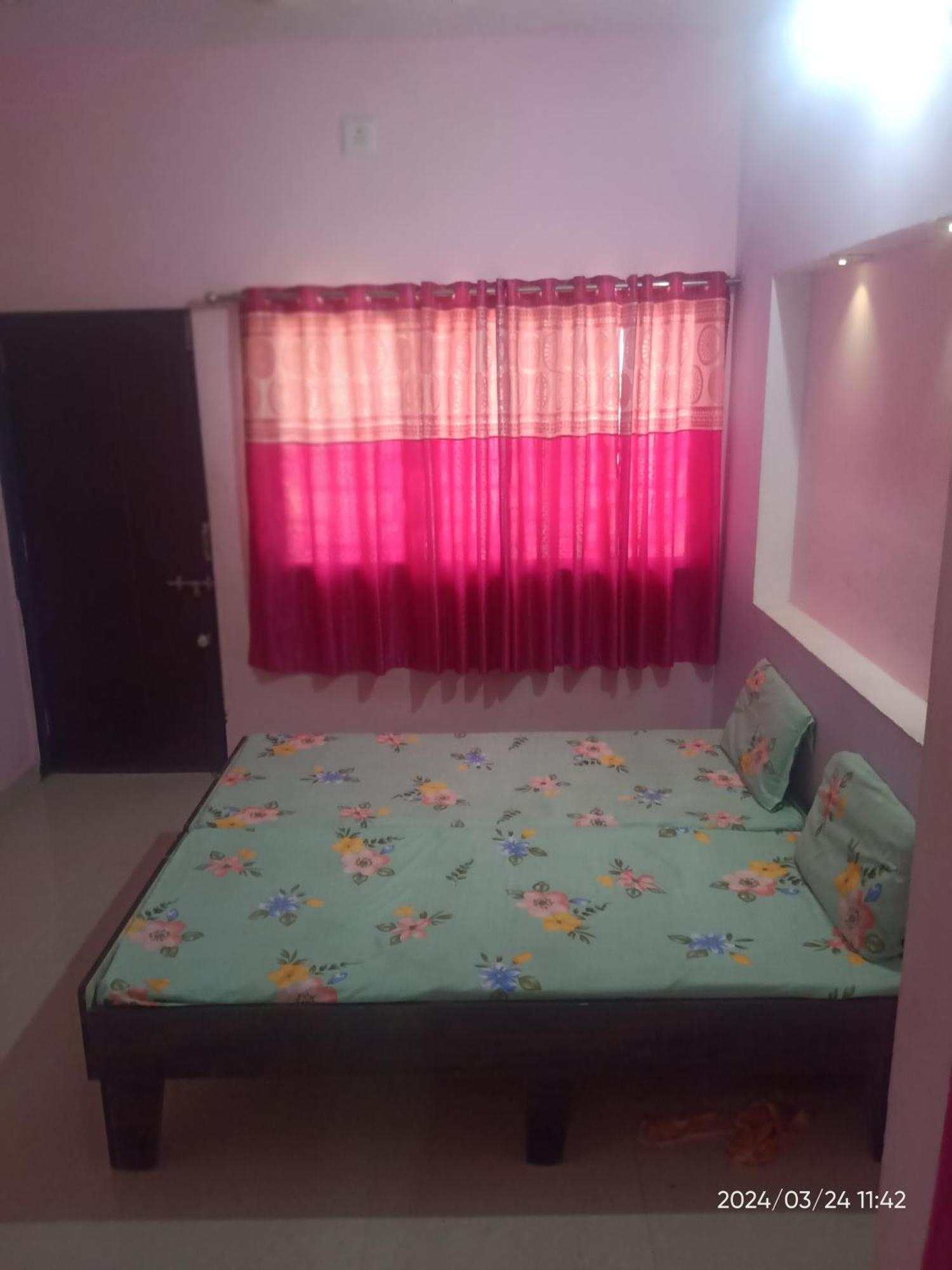 Dwarka Home Stay 2 Only Family エクステリア 写真