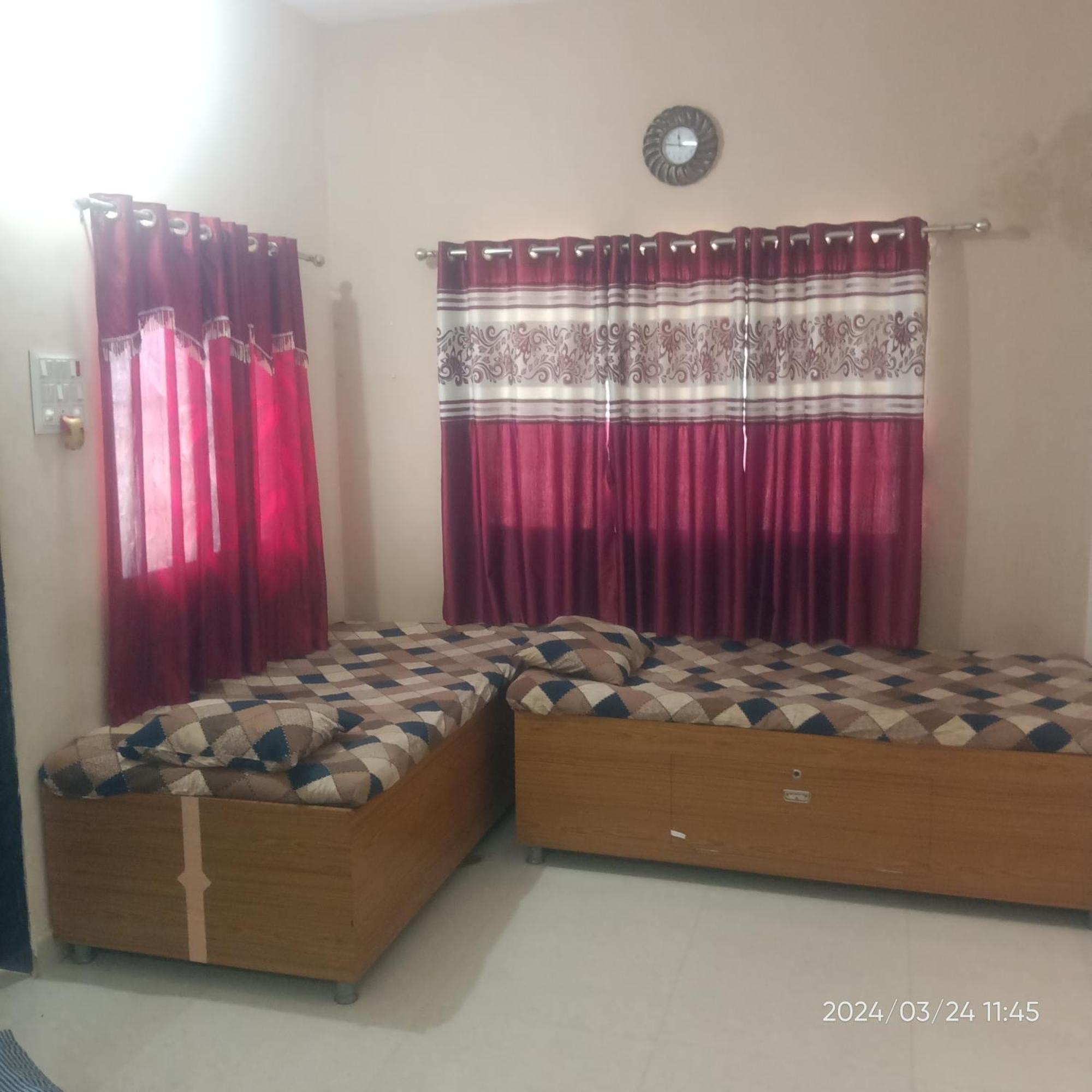 Dwarka Home Stay 2 Only Family エクステリア 写真